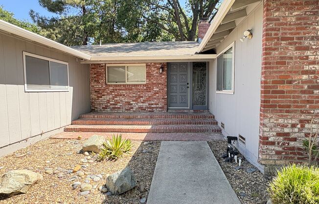 Beautiful 3 Bed, 2 Bath Home in a Desirable Location