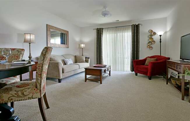 Living Room at Towne Lakes Apartments, Grand Chute, WI