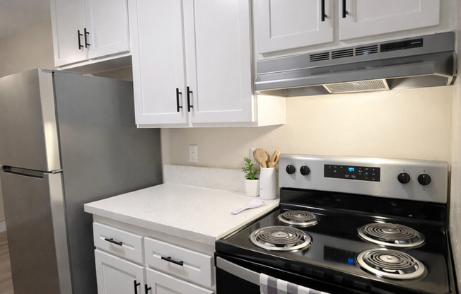 1 bed, 1 bath, 714 sqft, $1,795, Unit 042