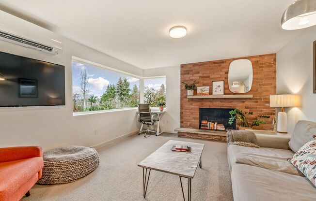 Fully Furnished, 2 Bedroom Rental - Great Location!