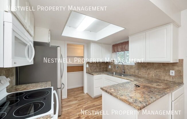 3811 W BINGHAM CRK DR