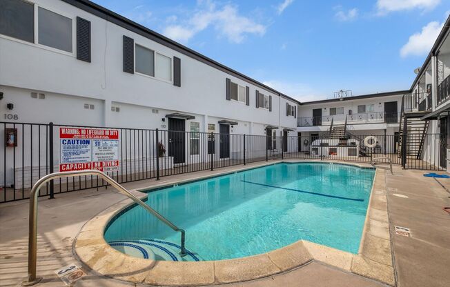 1 bed, 1 bath, 650 sqft, $1,950, Unit 220