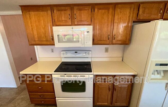 18407 N 137 DR