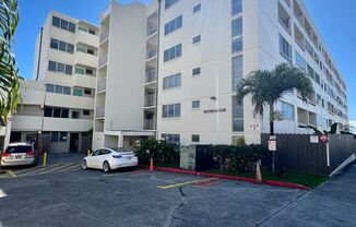 Charming 1/1/1 Ground Floor Unit with Lanai & Yard