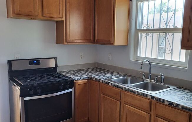 NOB HILL 2 Bedroom 1 Bath 828/sf