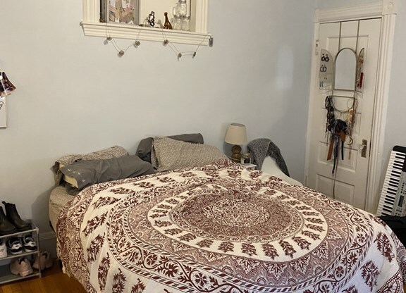 Studio, 1 bath, 319 sqft, $2,400, Unit 47