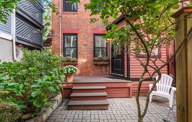 9 R SALEM ST