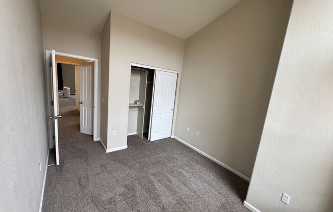 2 beds, 2 baths, $2,100, Unit # 205