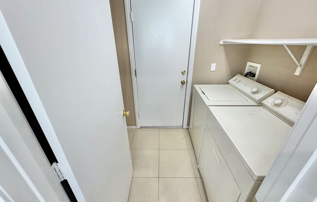 BEAUTIFUL 4 BEDROOM HOME IN SUMMERLIN!!