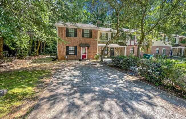 Fantastic 2 BR/1/5 BA Townhome in Austell!