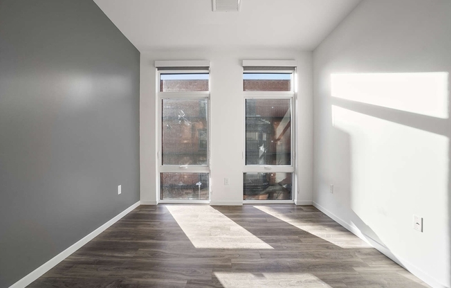 1 bed, 1 bath, 812 sqft, $4,500, Unit 504