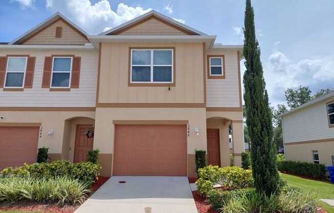 Beautiful 3 Bedroom 2 1/2 Bathroom House in Lakeland