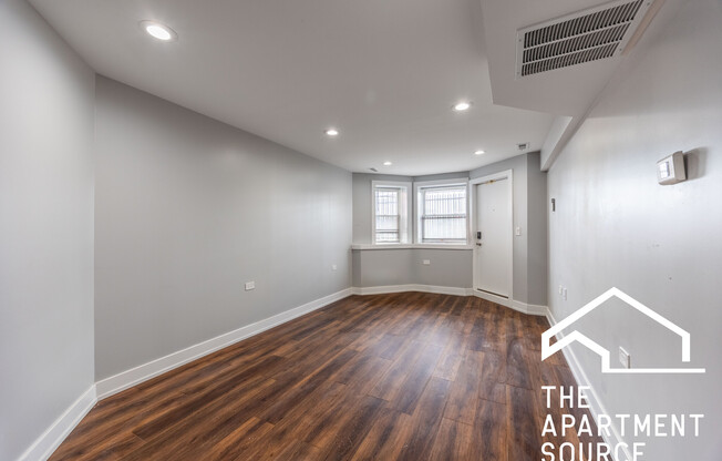 3328 W CONGRESS PKWY