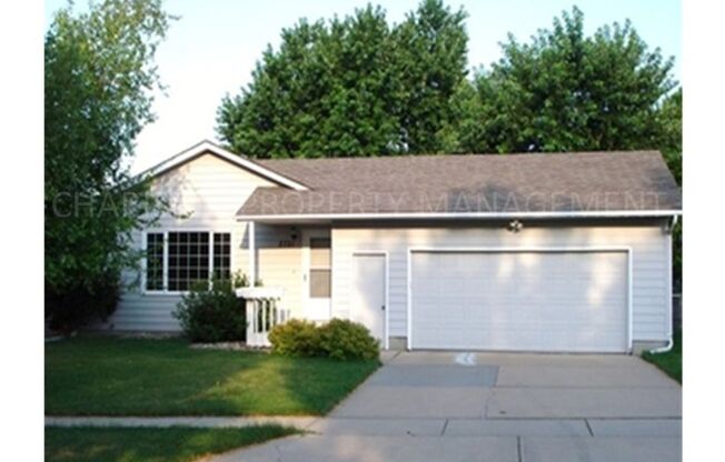 4 beds, 2 baths, $1,699