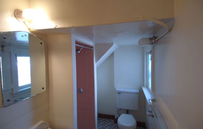 1 bed, 1 bath, $985, Unit 2