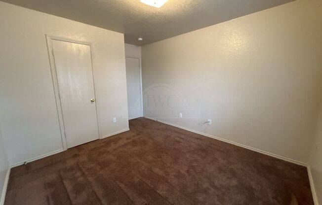 4 beds, 2 baths, $1,495