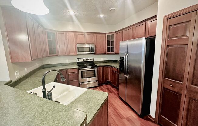 3 beds, 2.5 baths, $2,195, Unit UNIT D