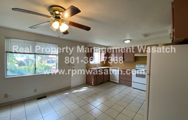 Look at This Cute 2 Bedroom 2 Bathroom Home in West Jordan!!