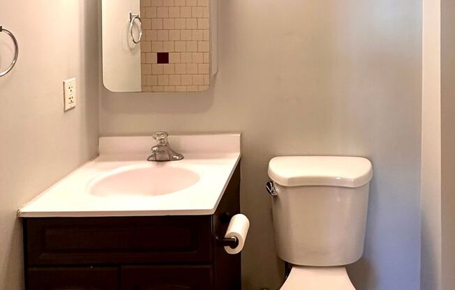 Studio, 1 bath, 215 sqft, $1,325, Unit 606