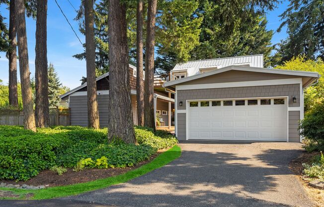 4 beds, 2.5 baths, $6,300