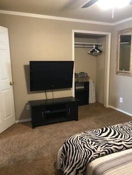 1 bed, 1 bath, $1,075