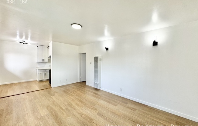 252 W ELM AVE