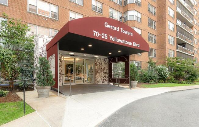 2 beds, 1 bath, 1,000 sqft, $4,250, Unit 11H