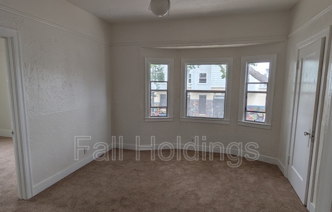 1438 ALCATRAZ AVE