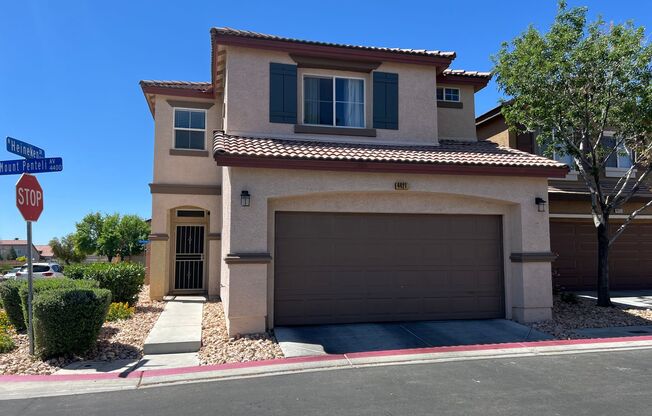 Recently renovated 4br home in neighborhood with pool and playground