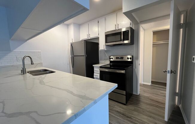 1 bed, 1 bath, 695 sqft, $1,698, Unit 303