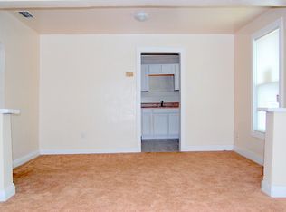 2 beds, 1 bath, $1,095