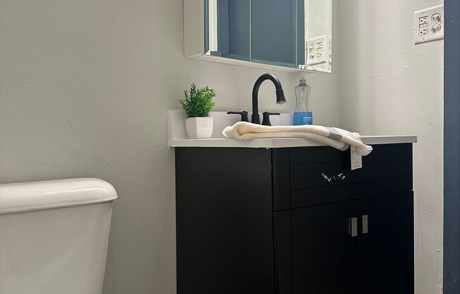 1 bed, 1 bath, 600 sqft, $1,040, Unit 308-1