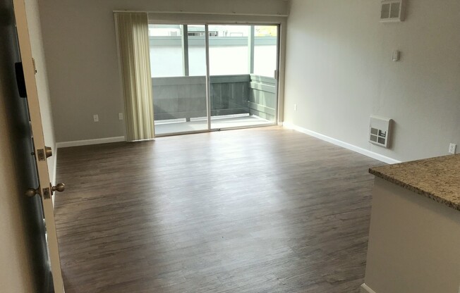 1 bed, 1 bath, 675 sqft, $2,075, Unit 205