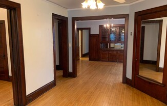 3 beds, 1 bath, $1,300, Unit 01