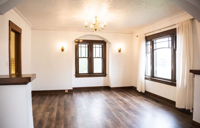 Large 2 Bed 2 Bath Home w/ Detached Garage in the Heart of Spokane!