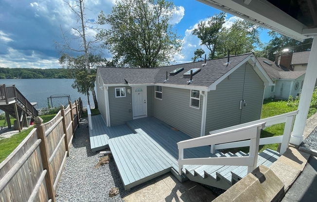 47 LAKESHORE DR
