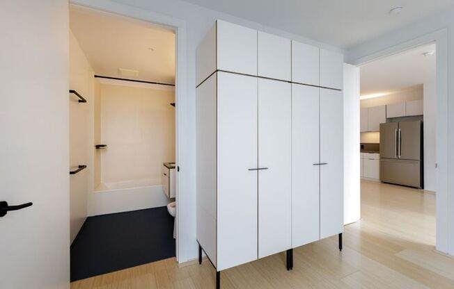 2 beds, 2 baths, $2,378, Unit 203