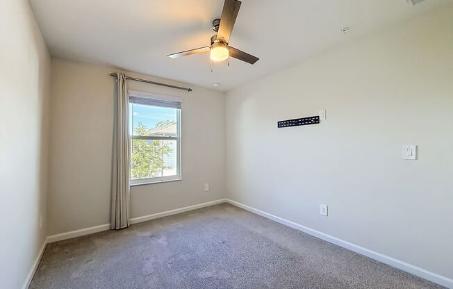 3 beds, 2.5 baths, $2,250