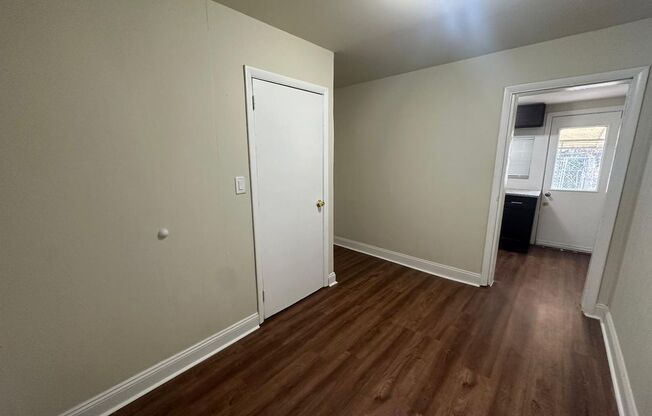 3 beds, 1 bath, $1,620