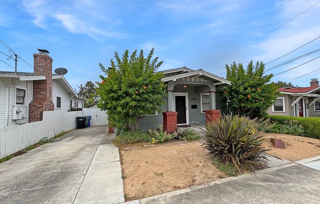 Stunning 3BD/1.5BA Home in North Park W/ W/D, A/C, & !