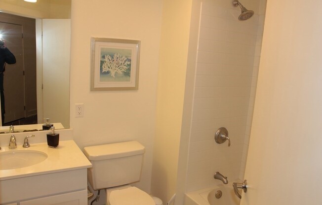 2 beds, 1 bath, 936 sqft, $3,200, Unit 108