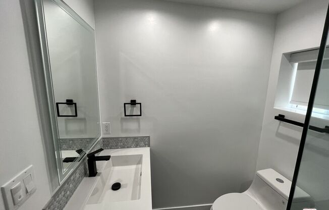 5901 1/2 ENCINO AVE
