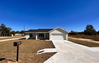 BEAUTIFUL 3 Bedroom, 2 Bathroom Home in Ocklawaha!!