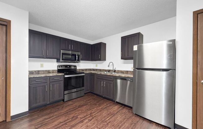 2 beds, 1 bath, 780 sqft, $1,151, Unit VC-316