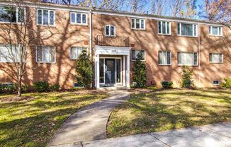 Renewed Spacious Condo in Parkside - Bethesda - Available Now!