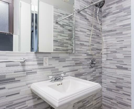 3 beds, 2 baths, $6,495, Unit 4N