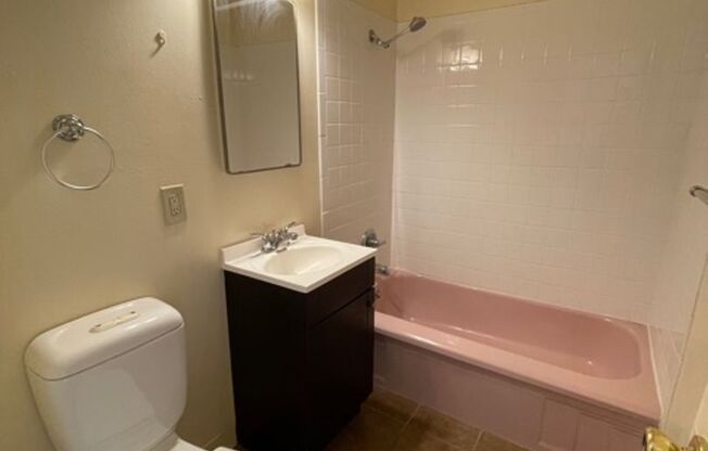 Studio, 1 bath, 375 sqft, $995, Unit 908