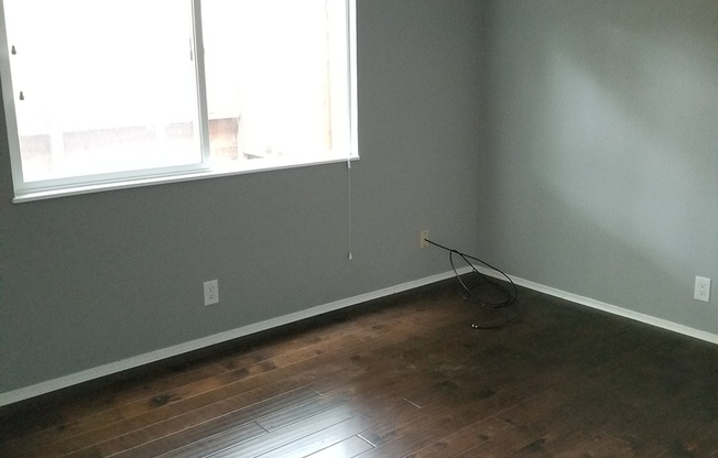 3 beds, 2 baths, $3,300