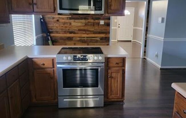 Modern Oasis with All the Amenities – Your New Home Awaits!