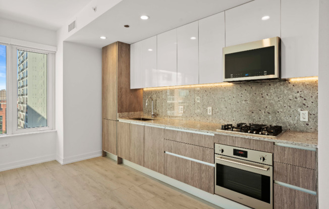 169 W ELM ST